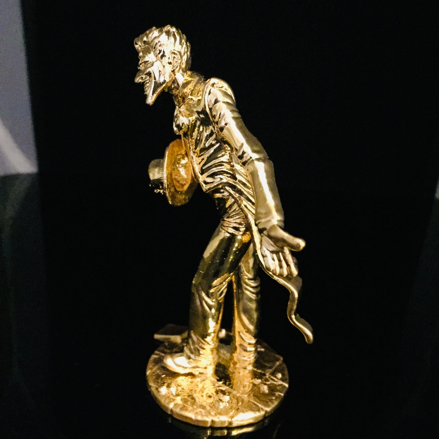 Joker Gold Statue